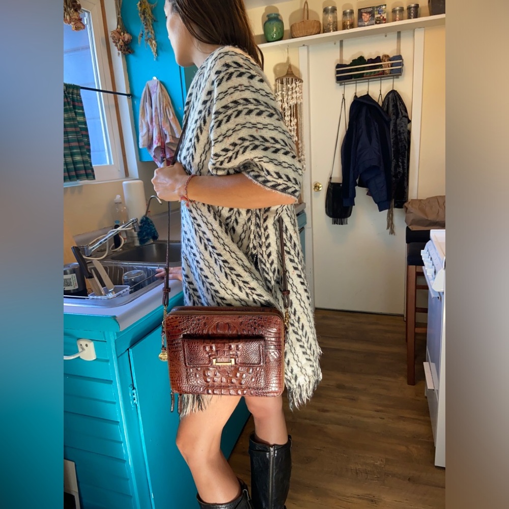 Brahmin bag crossbody handbag brown crocodile skin detachable strap impeccable